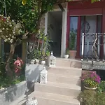 Bed and Breakfast Katari 3*